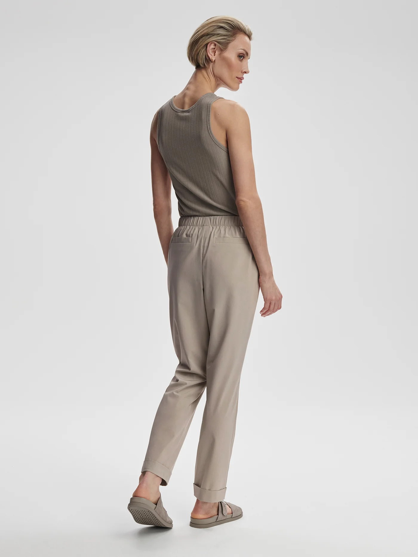 Stretch Lightweave Crop Pleat Travel Pant Regular - Image 4