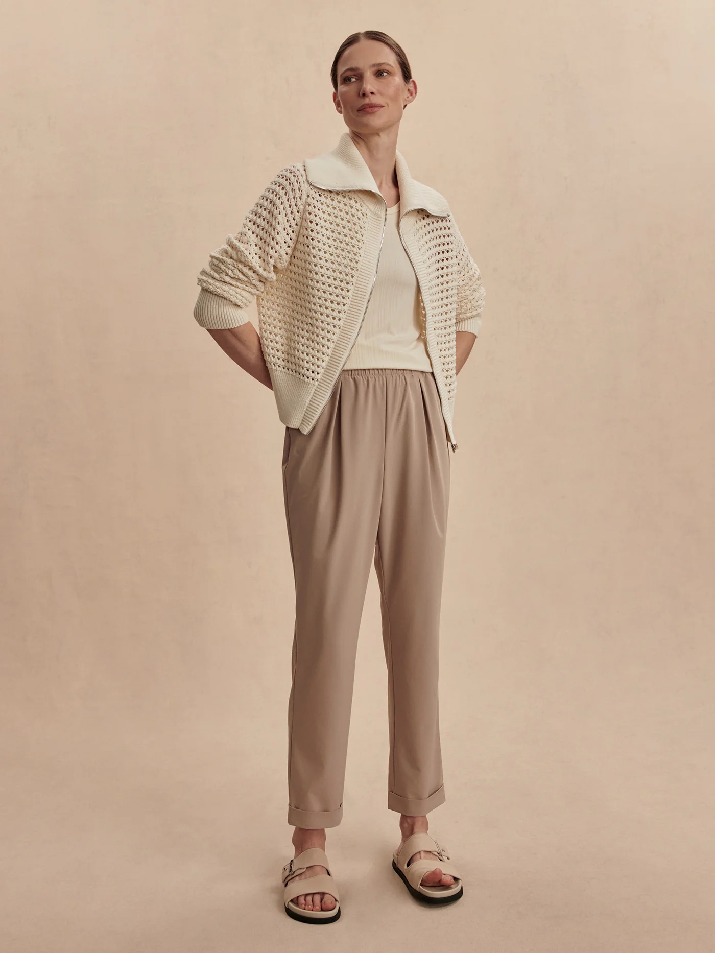 Stretch Lightweave Crop Pleat Travel Pant Regular