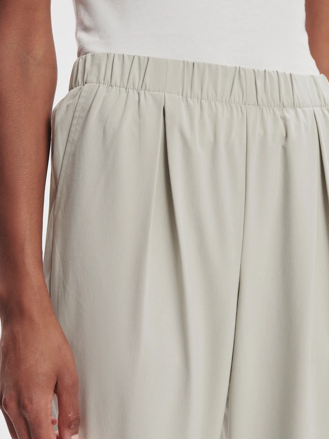 Stretch Lightweave Crop Pleat Travel Pant Regular - Image 19